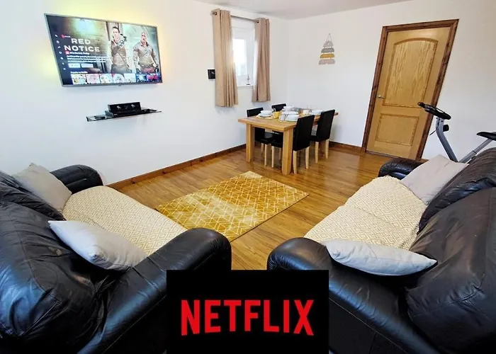 Fresh, Bright&Comfy 2Bedroom Flat Near University